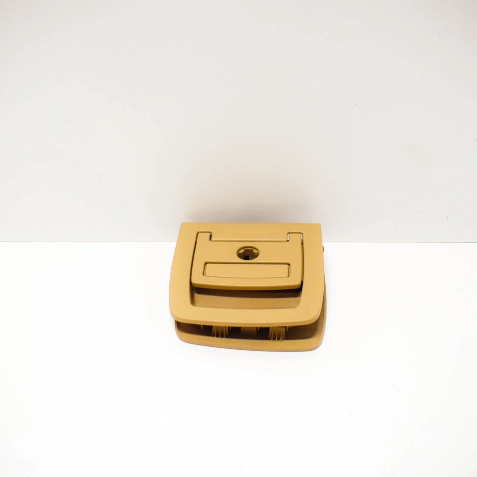 NEW BMW 5 E61 REAR TRUNK FLOOR BEIGE CARPET HANDLE 51476958163 6958163 ORIGINAL