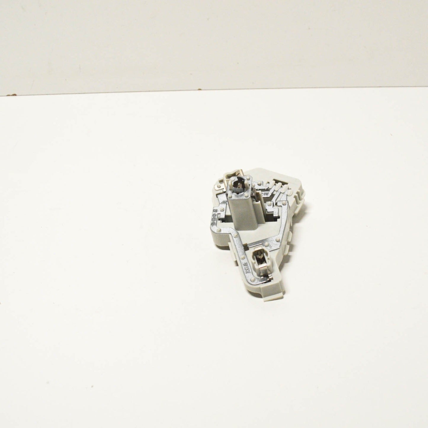 NEW VW PASSAT CC A6 REAR RIGHT TAILLIGHT BULB HOLDER 3C8945258A 2011 ORIGINAL