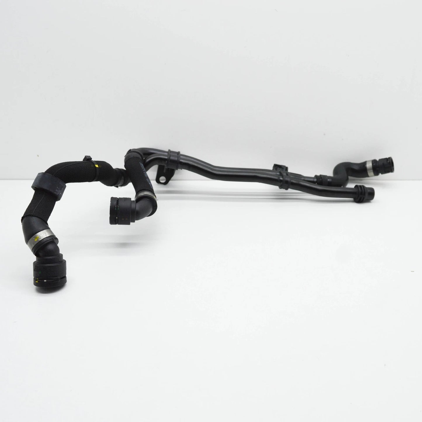 NEW MB CLA COUPE C118 RIGHT SIDE WATER RADIATOR HOSE A1775017501