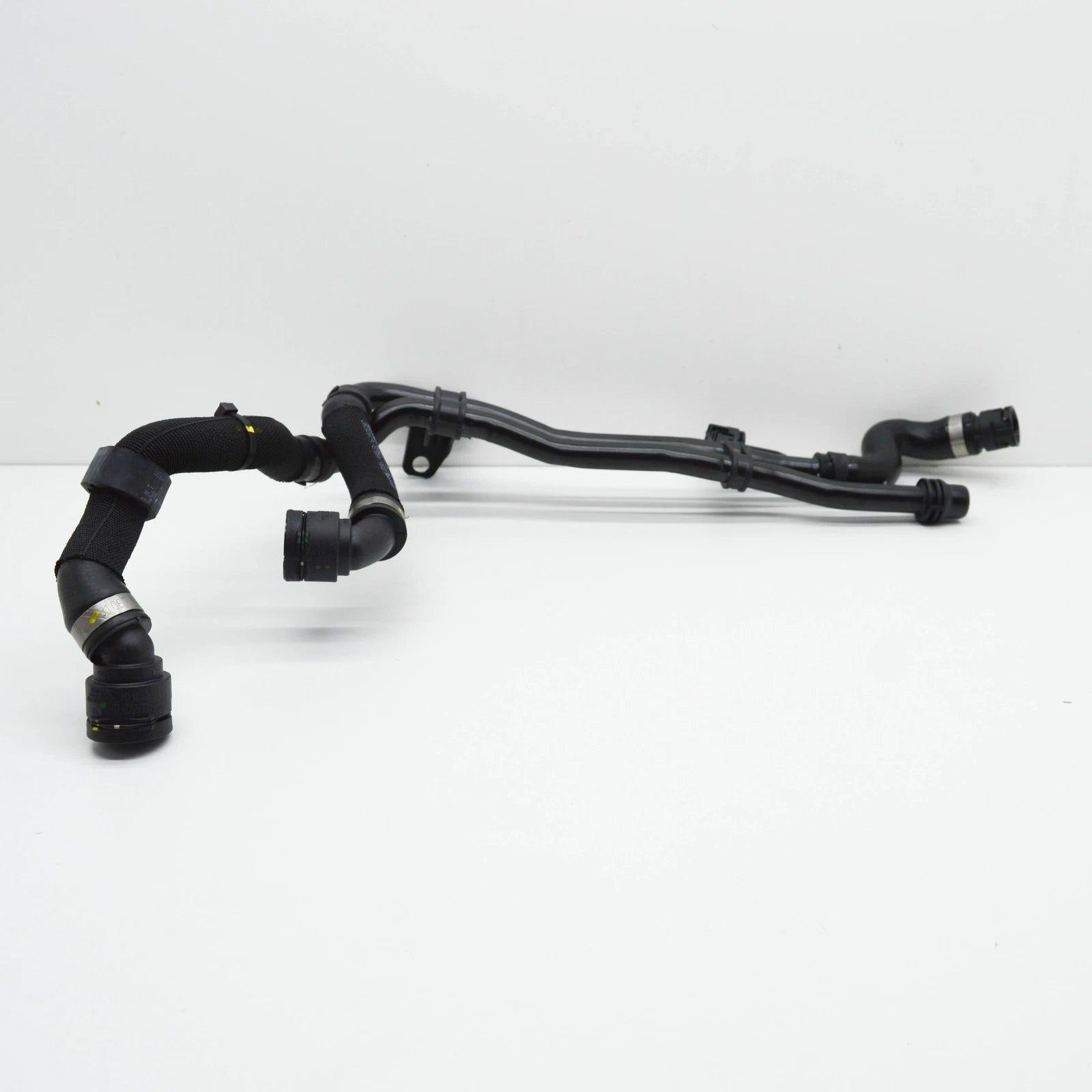 NEW MB CLA COUPE C118 RIGHT SIDE WATER RADIATOR HOSE A1775017501