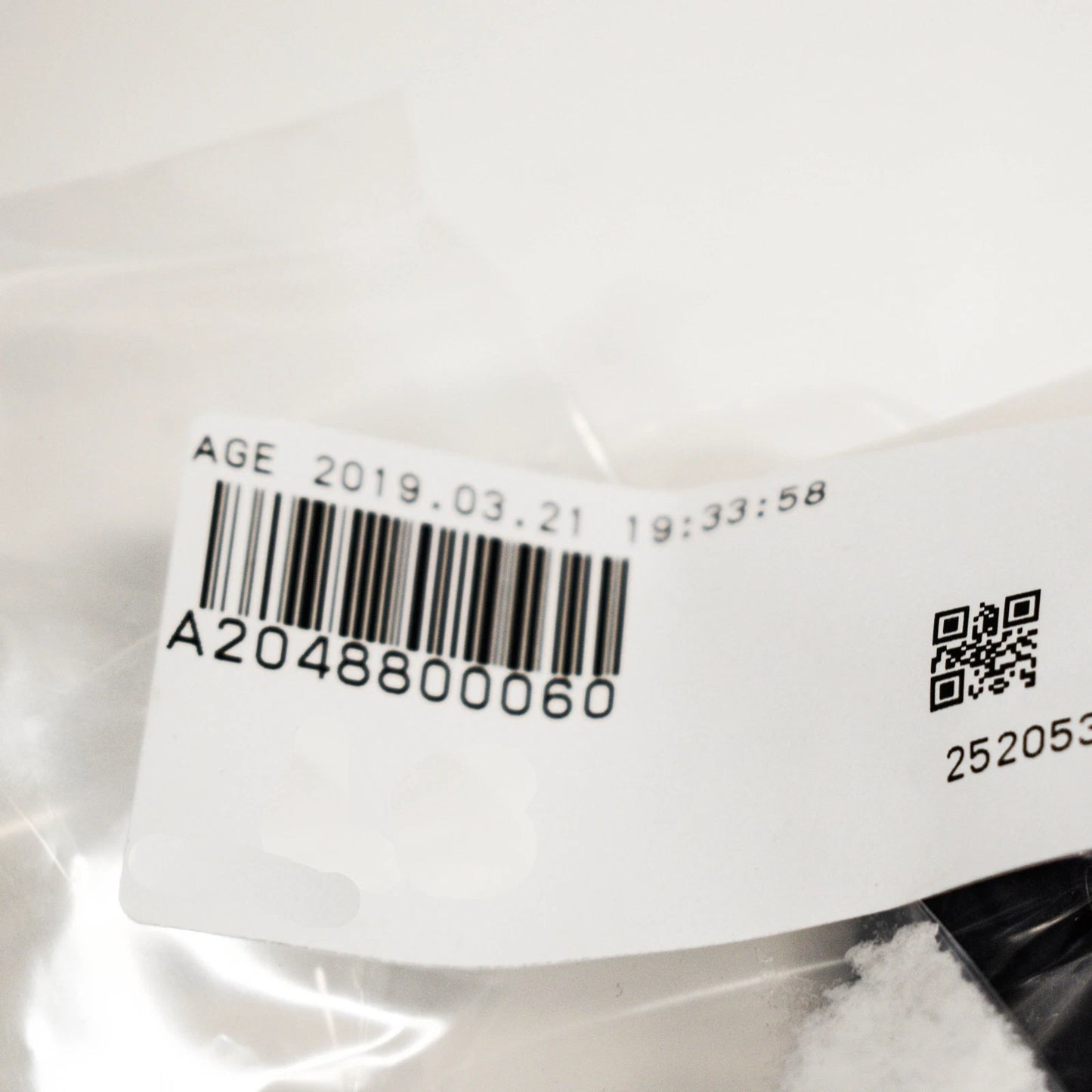 NEW MERCEDES BENZ C W204 FRONT BONNET HOOD CATCH A2048800060 ORIGINAL