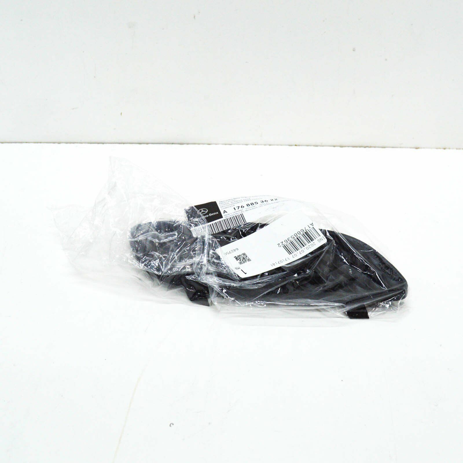 NEW MERCEDES-BENZ A W176 FRONT BUMPER RIGHT GRILLE COVER A1768853622 ORIGINAL