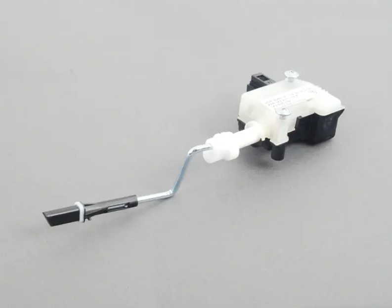 NEW VOLKSWAGEN JETTA A5 MK5 REAR FUEL TANK FLAP ACTUATOR 1K5810773A ORIGINAL