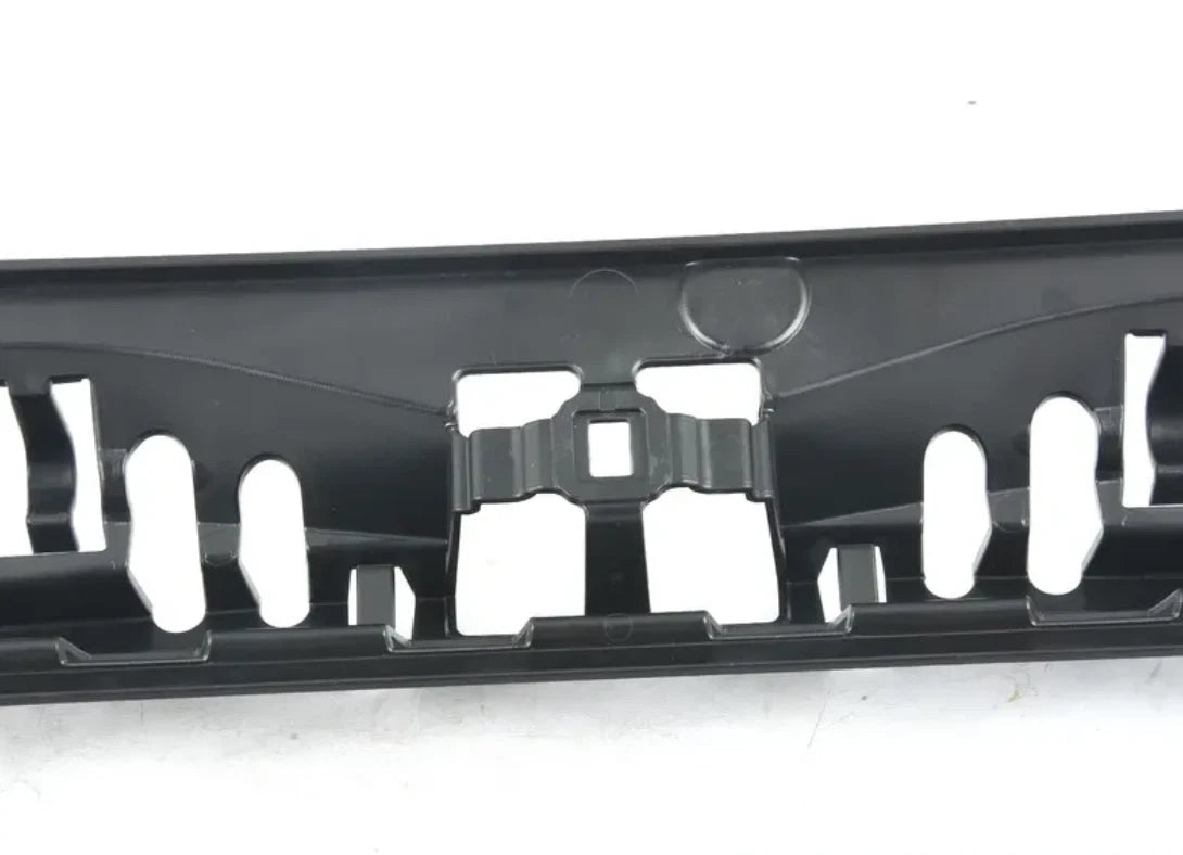 NEW BMW 5 G30 REAR BUMPER CENTER GUIDE 8067762 51128067762 ORIGINAL