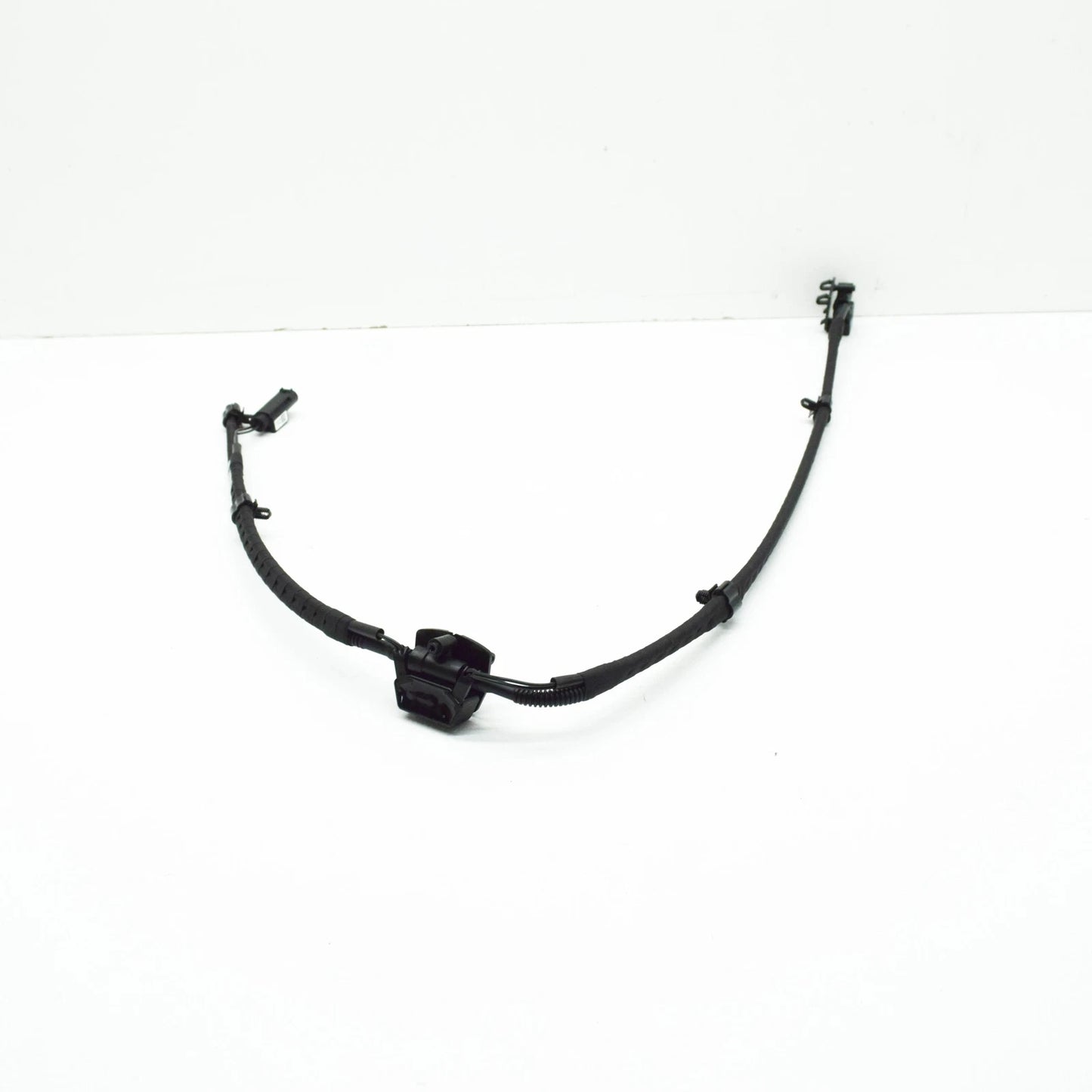 NEW BMW 3 F30,F80 FRONT WINDSHIELD WASHER NOZZLE 61667276500 7276500 ORIGINAL