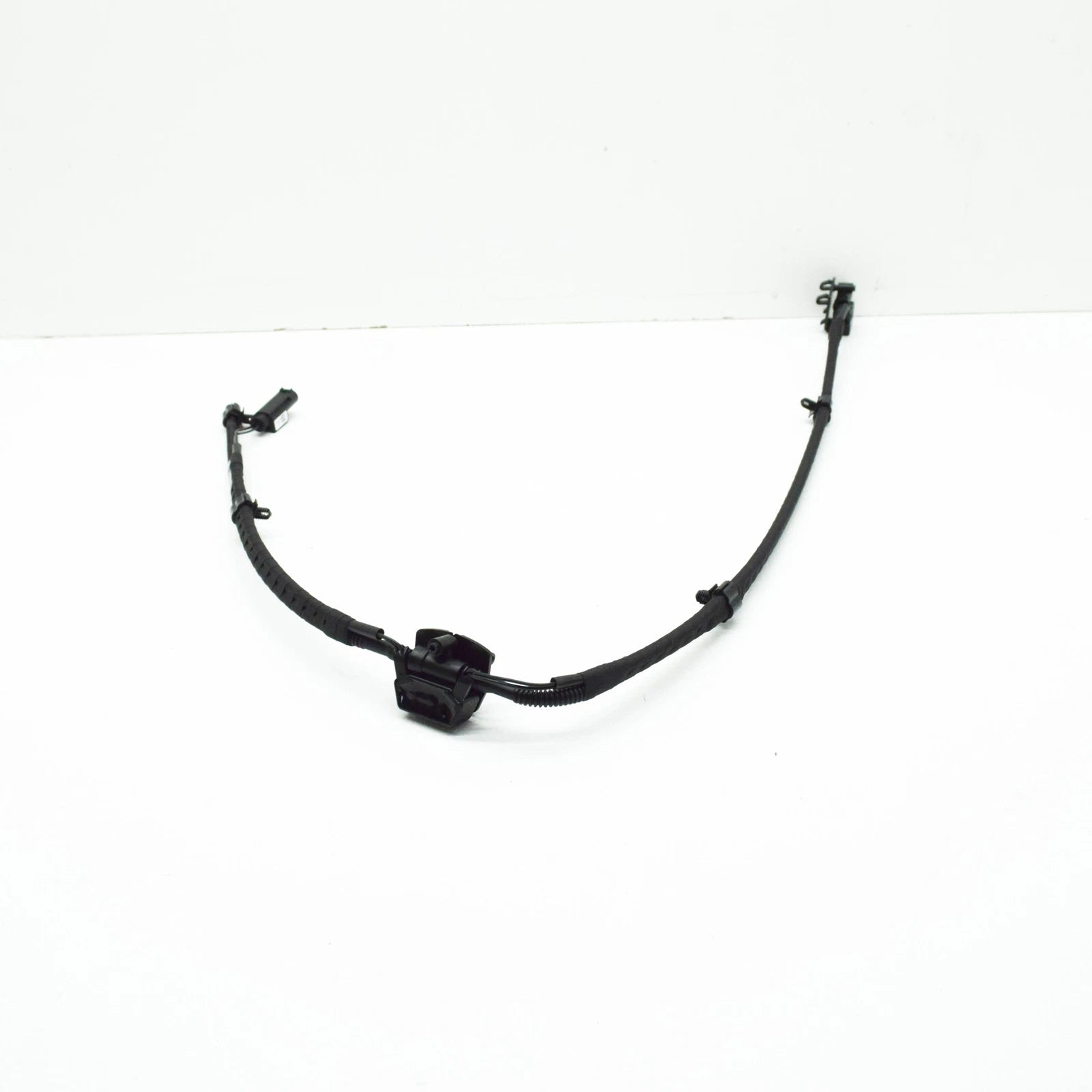 NEW BMW 3 F30,F80 FRONT WINDSHIELD WASHER NOZZLE 61667276500 7276500 ORIGINAL