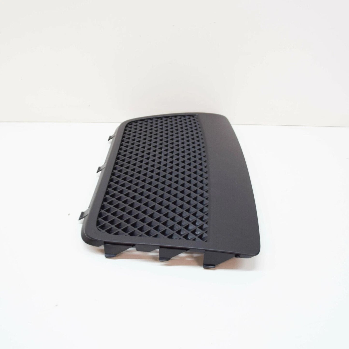 NEW AUDI R8 42 REAR VALANCE GRILLE CENTER 420807925A GENUINE