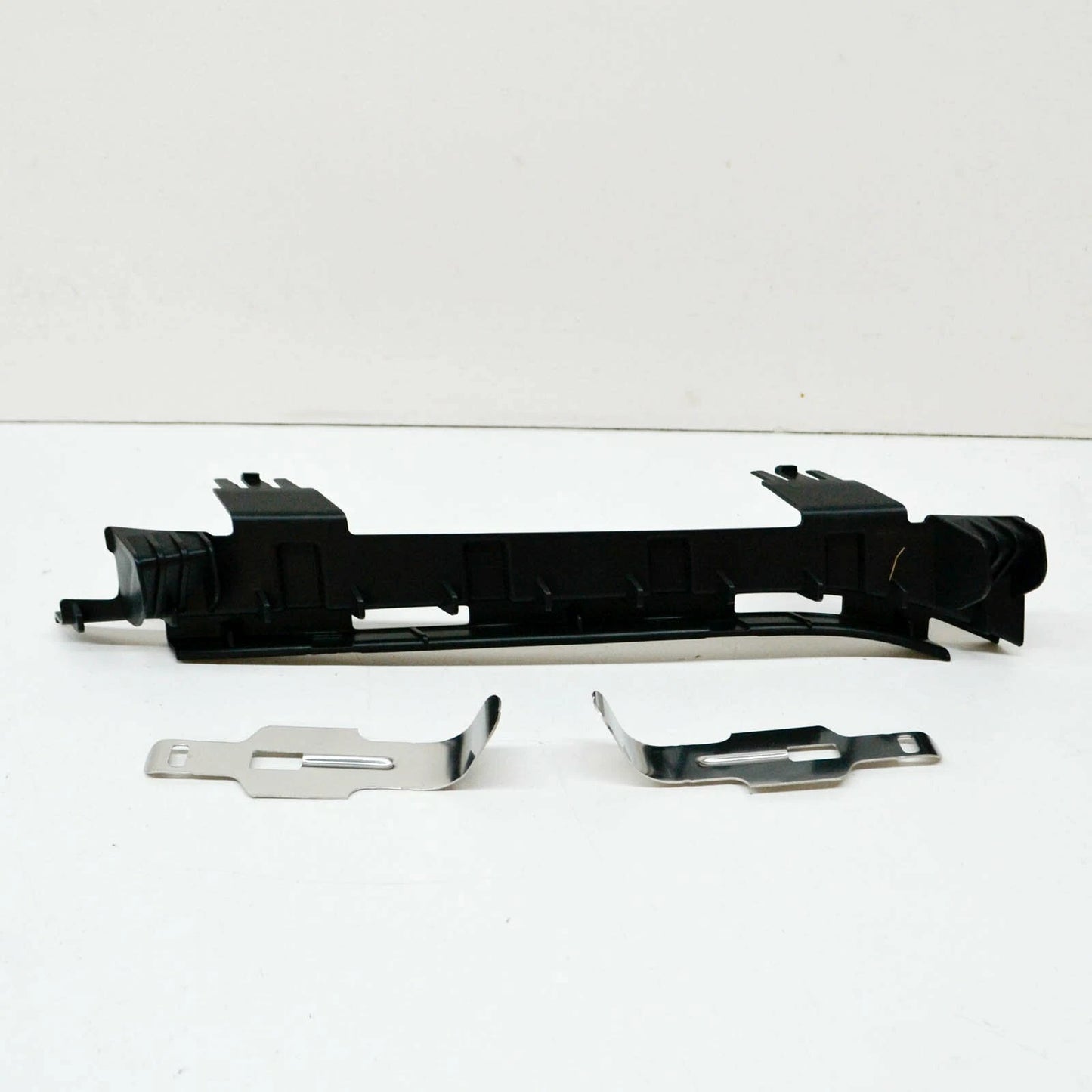 NEW BMW X3 G01 M F97 FRONT LEFT HEADLIGHT BRACKET RETAINER 63117931709 ORIGINAL