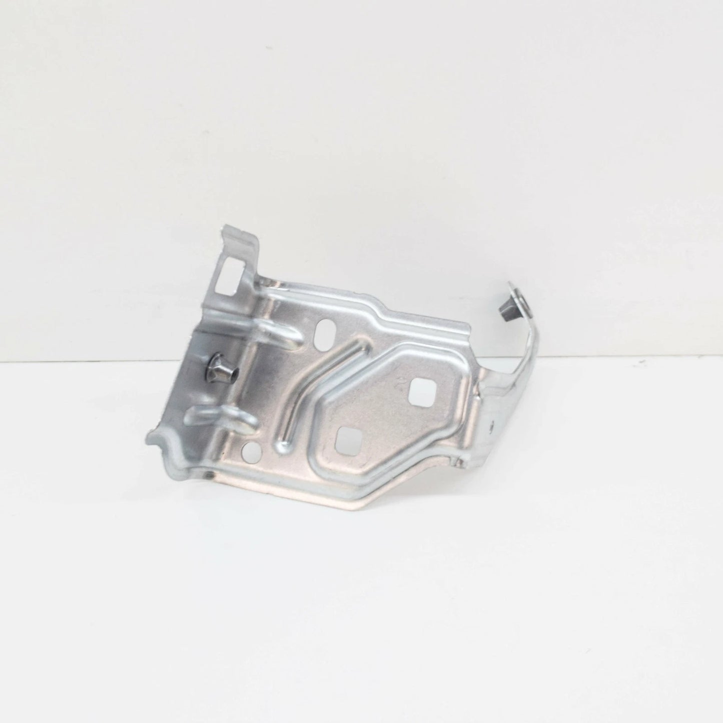 NEW MERCEDES-BENZ GLA H247 FRONT LEFT FENDER HOLDER BRACKET A2478807901 ORIGINAL