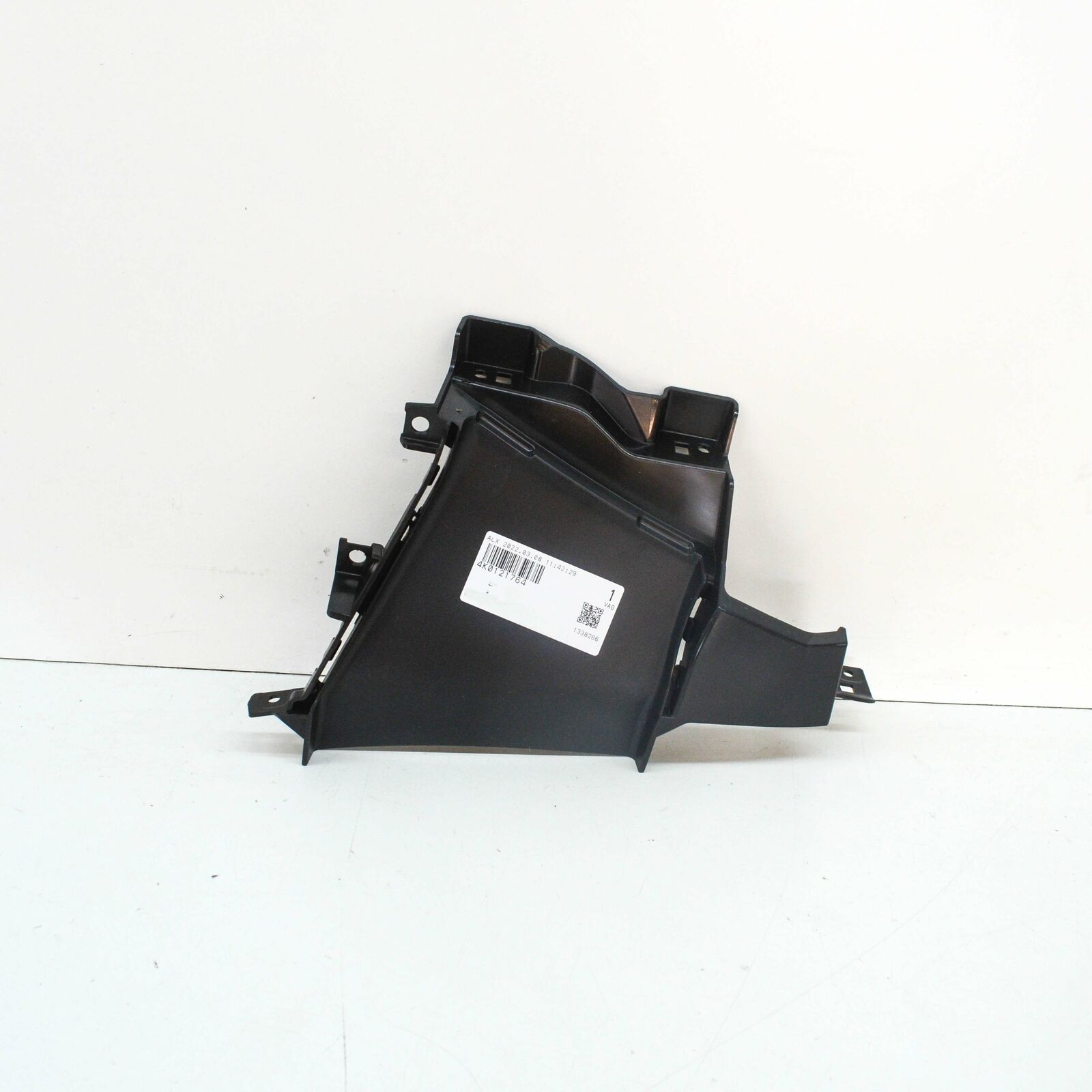 NEW AUDI A6 C8 FRONT BUMPER RIGHT AIR GUIDE 4K0121764 ORIGINAL