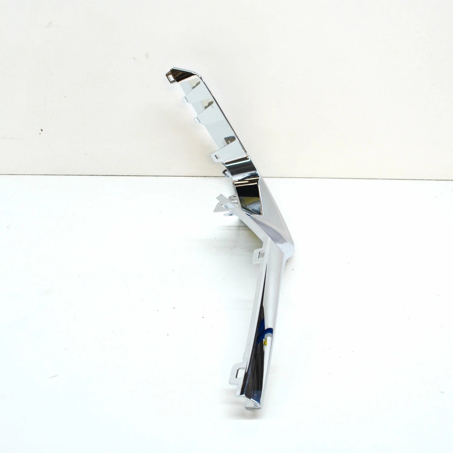 NEW BMW X7 G07 FRONT LEFT LOWER GRILLE MOULDING LUXURY 51117470329 ORIGINAL