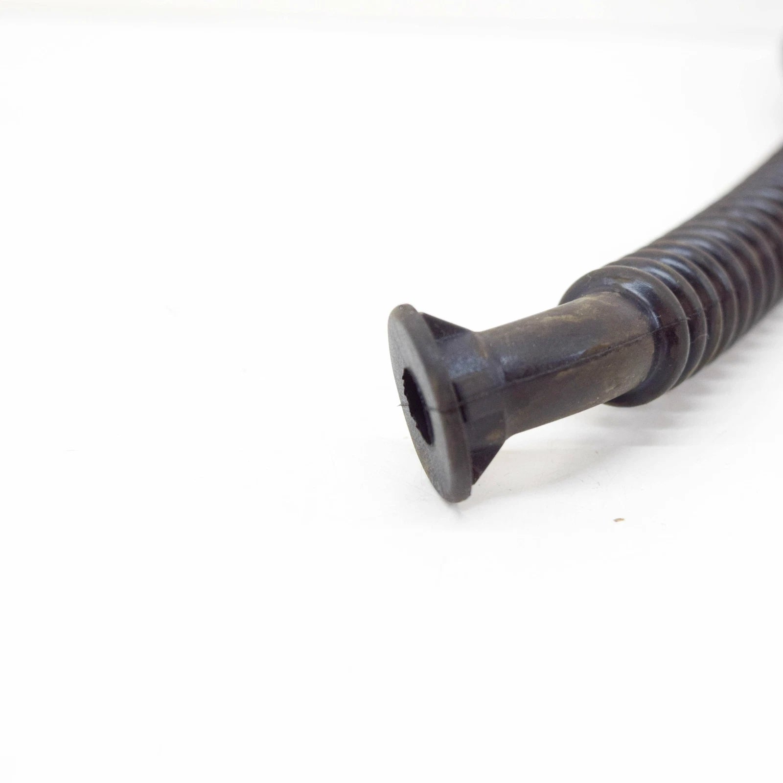 NEW AUDI TT 8J REAR SPOILER RIGHT WATER DRAINAGE HOSE 8J0827430 ORIGINAL