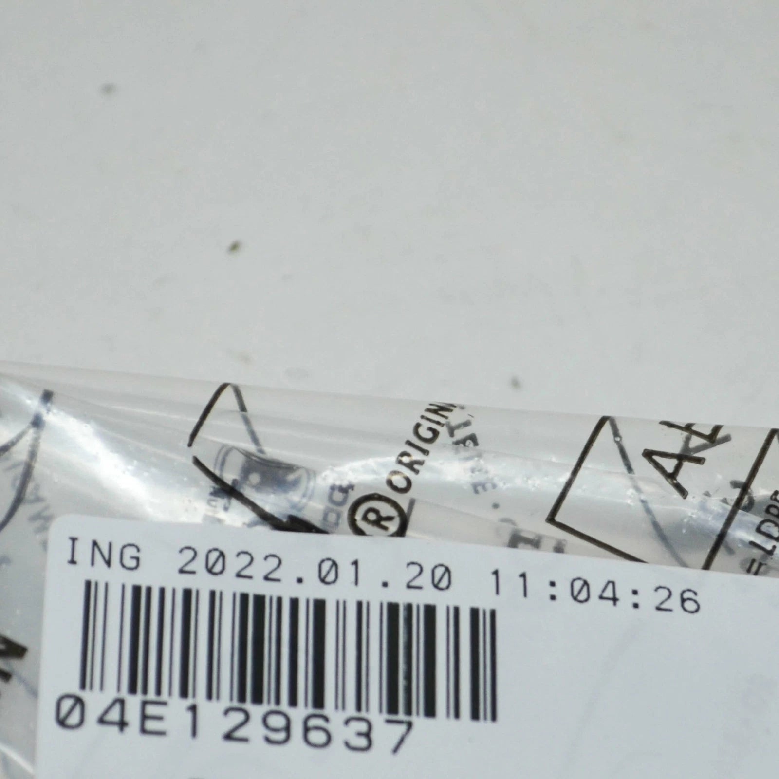 NEW AUDI A1 8X AIR FILTER WATER DRAINAGE HOSE 04E129637 ORIGINAL