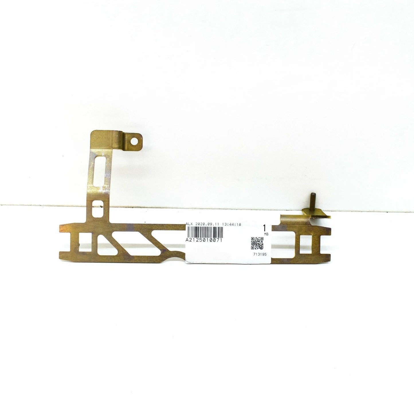 NEW MERCEDES-BENZ E-CLASS W212 LEFT WHEEL ARCH COOLER BRACKET A2125010071