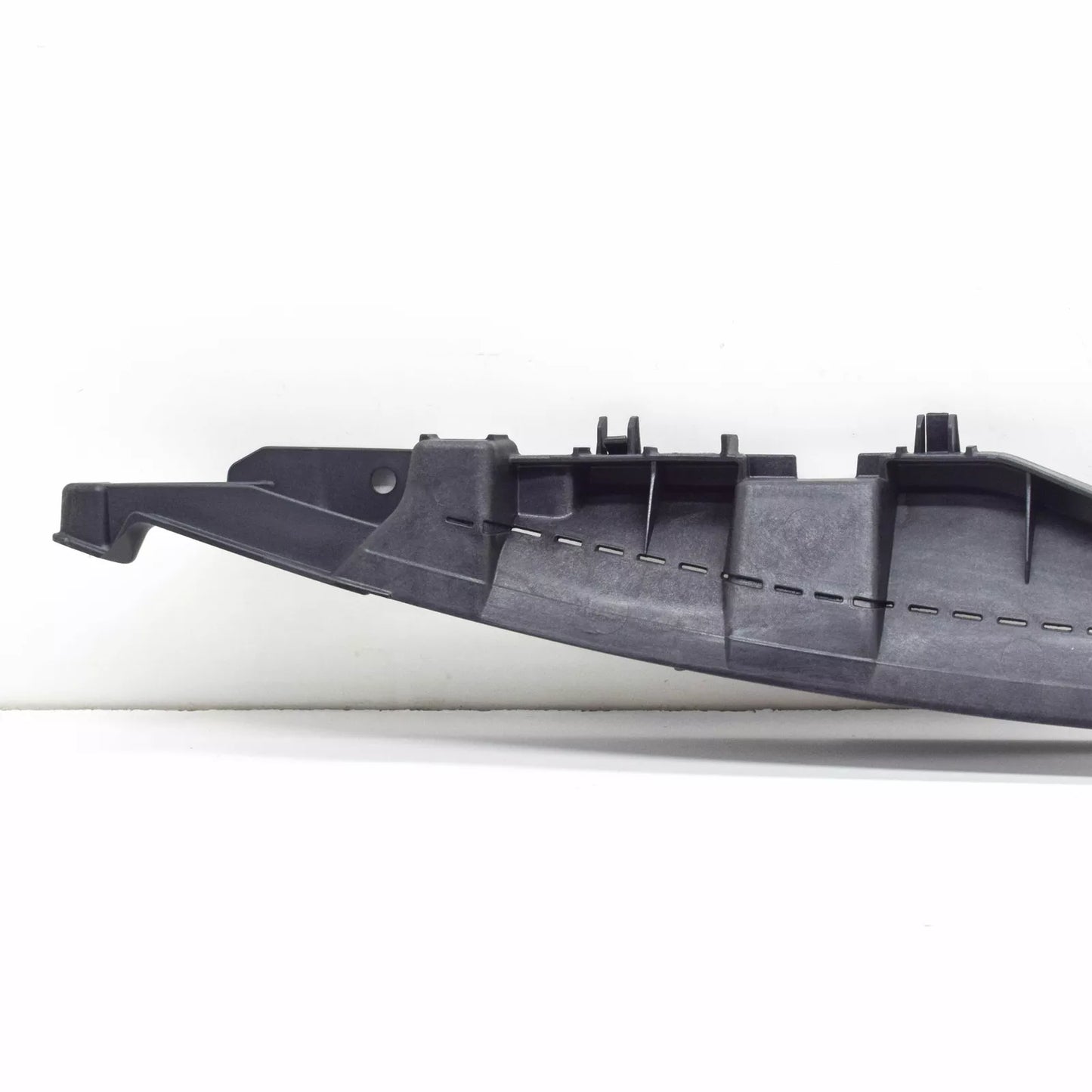 NEW VW SCIROCCO MK3 FRONT CENTRE RADIATOR GRILLE SUPPORT 1K8805813A