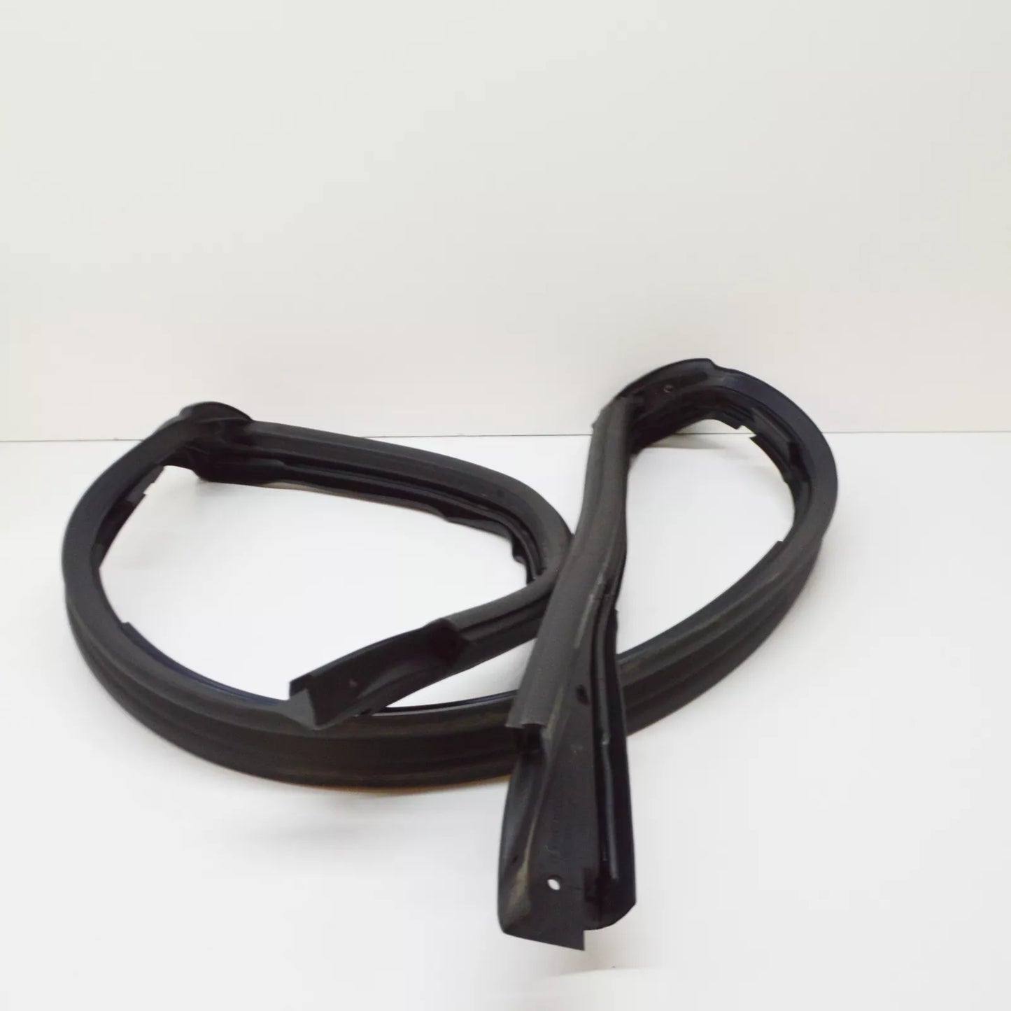 NEW MERCEDES-BENZ A W176 FRONT DOOR EDGE GUARD SEAL A1766920076 ORIGINAL