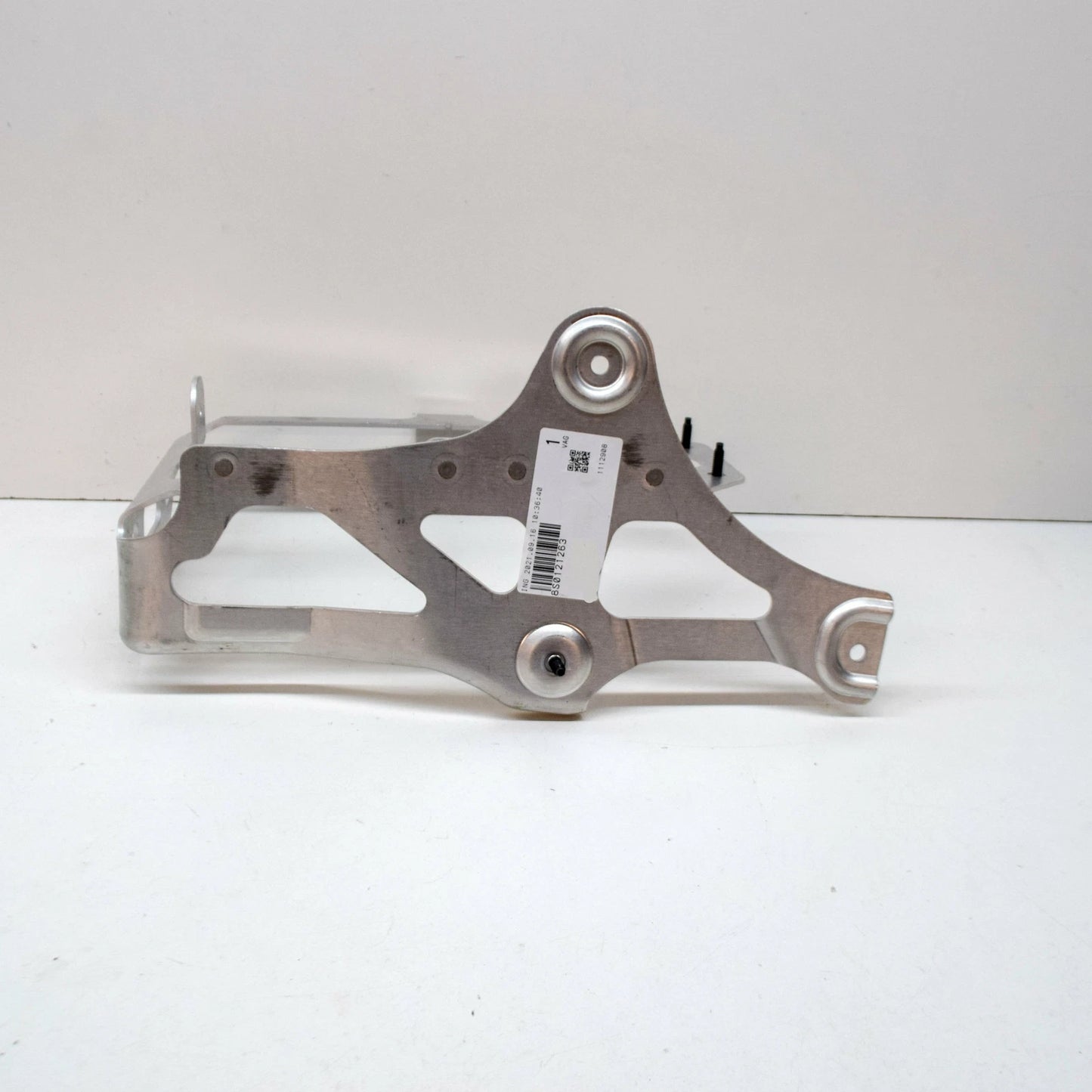 NEW AUDI TT RS 8S FV MK3 AUXILIARY RADIATOR LEFT LOWER BRACKET 8S0121263