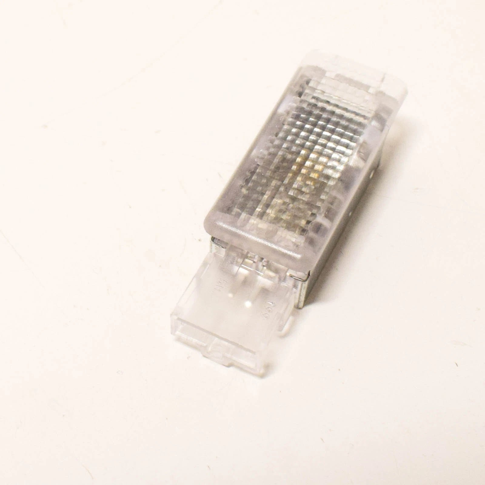 NEW VOLKSWAGEN EOS INTERIOR FOOTWELL LIGHT 6L0947415 ORIGINAL