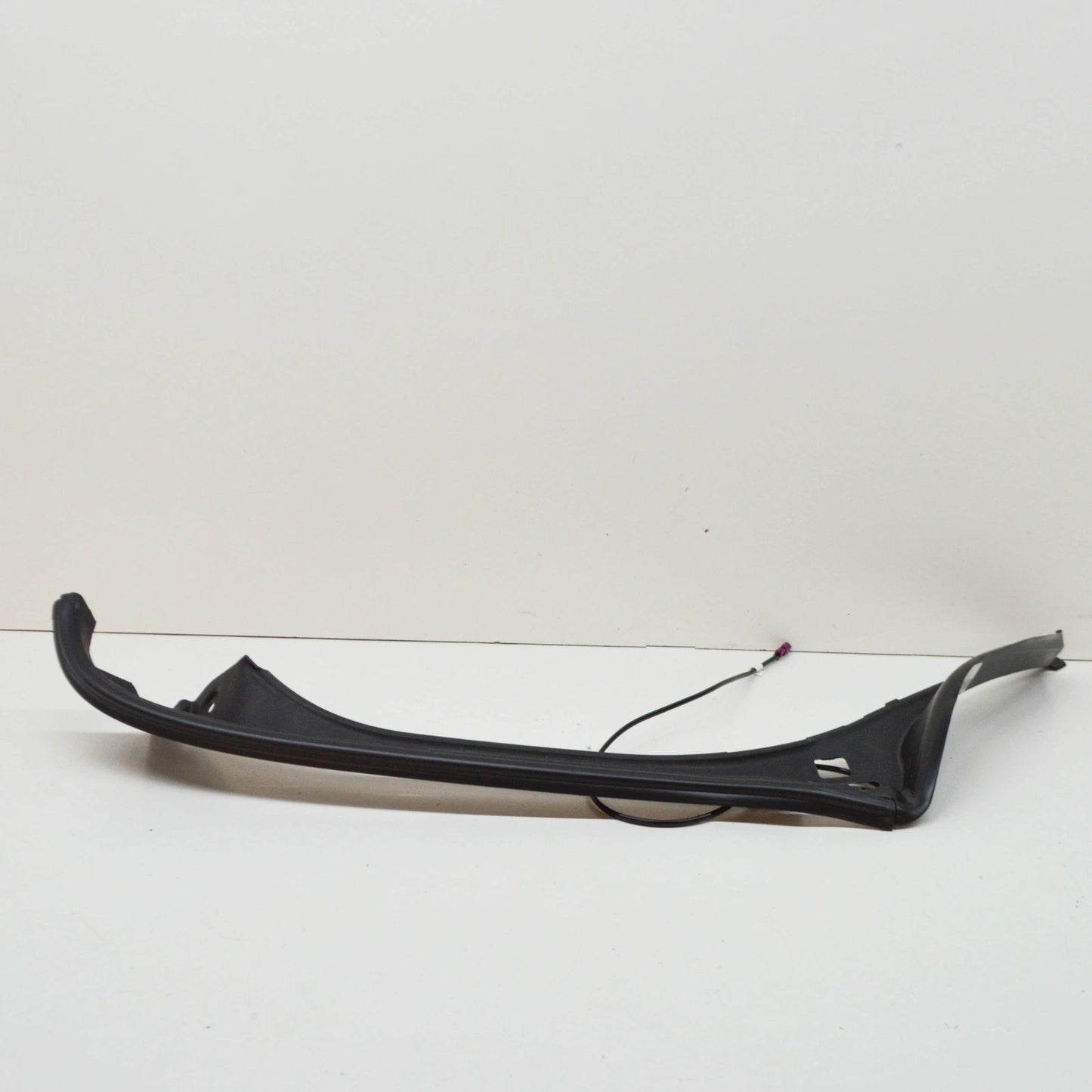 NEW MERCEDES-BENZ R W251 REAR LEFT D-PILLAR PANEL COVER A25169007309051 ORIGINAL