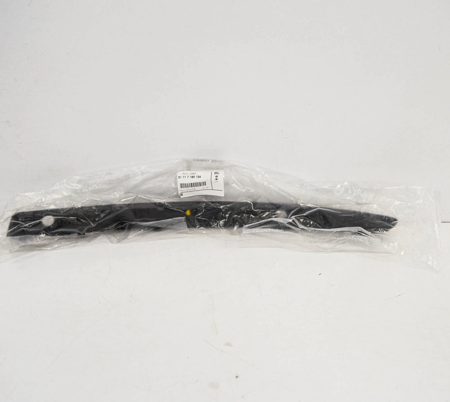 NEW BMW 1 E81 FRONT BUMPER RIGHT RUBBER STRIP PDC 51117185134 ORIGINAL