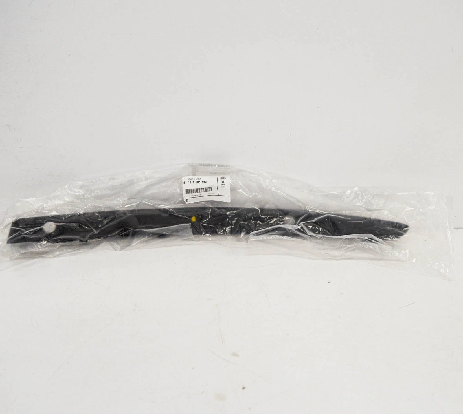 NEW BMW 1 E81 FRONT BUMPER RIGHT RUBBER STRIP PDC 51117185134 ORIGINAL