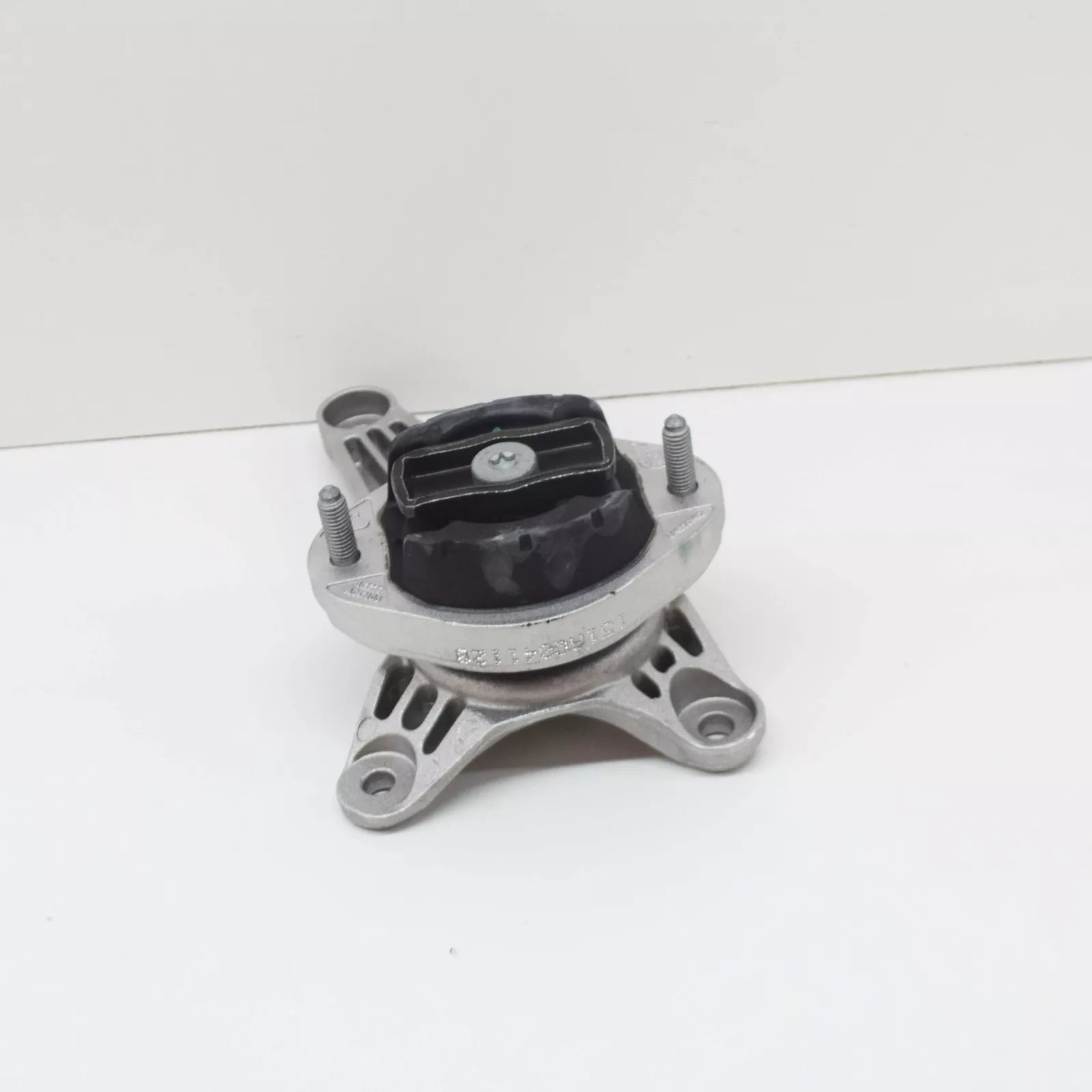 NEW AUDI A4 8EC, B7 AUTOMATIC TRANSMISSION MOUNT 8E0399105HM