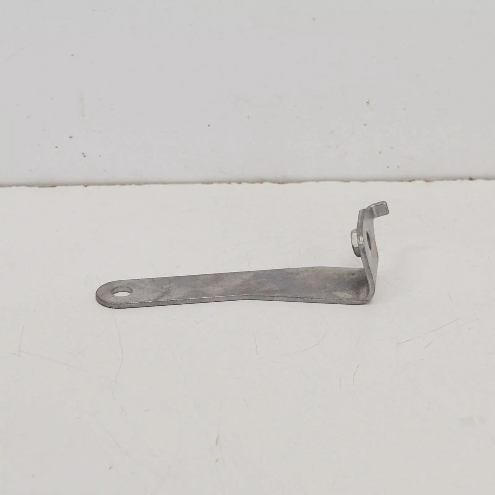 NEW AUDI Q5 80A LOW NOTE HORN MOUNT BRACKET 80A951229 ORIGINAL