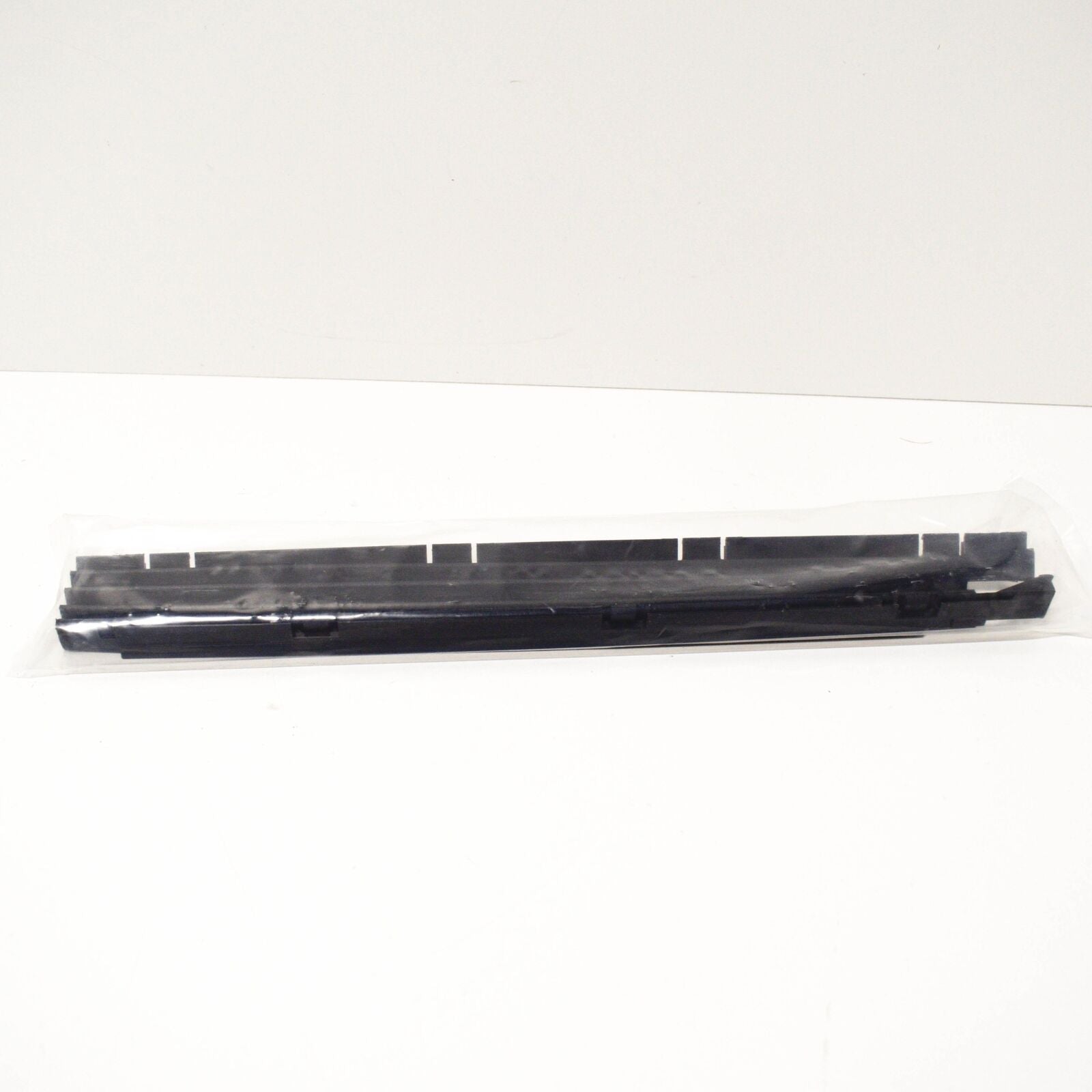 NEW MERCEDES BENZ E W211 INTERIOR ROOF LEFT SIDE COVER A2157801540 ORIGINAL