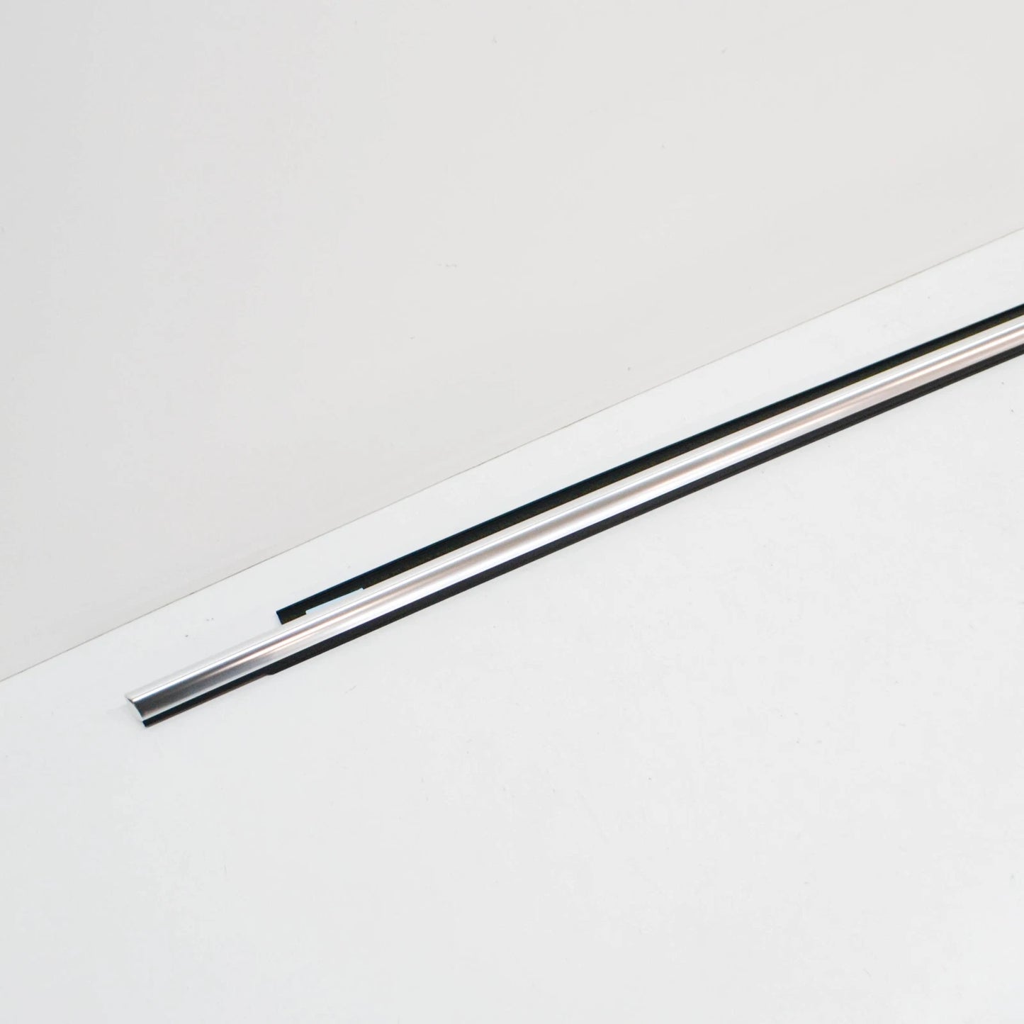 NEW AUDI A8 4H REAR RIGHT WINDOW SLOT SEAL WITH TRIM STRIP 4H4853764C2ZZ