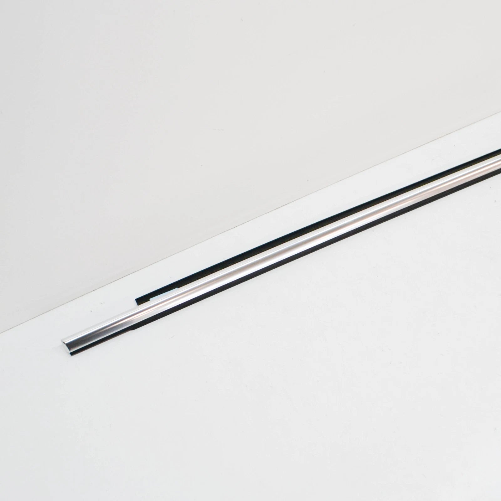 NEW AUDI A8 4H REAR RIGHT WINDOW SLOT SEAL WITH TRIM STRIP 4H4853764C2ZZ