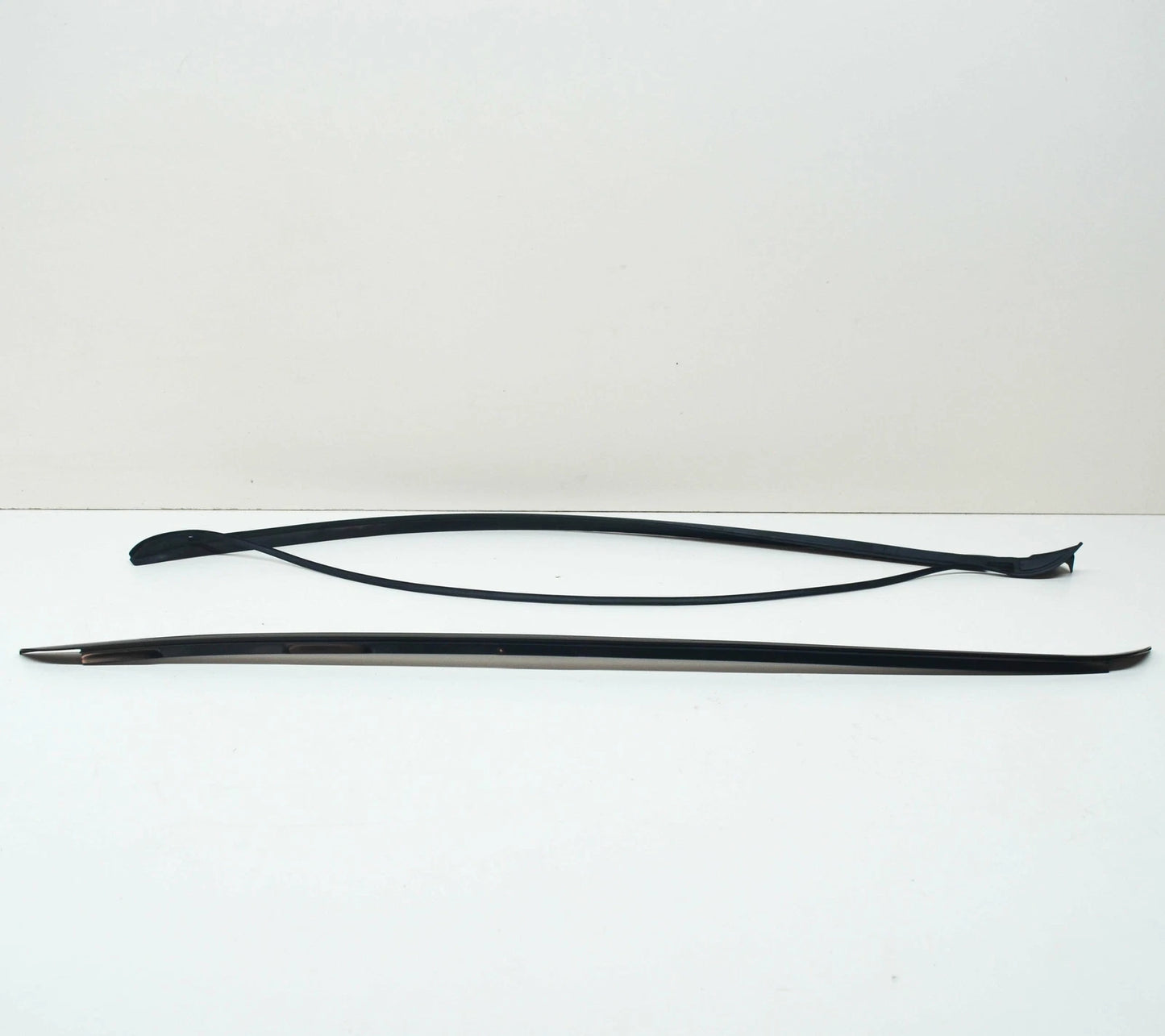 NEW BMW X4 F26 FRONT WINDSCREEN RIGHT VERTICAL SEAL TRIM 51317338616 ORIGINAL