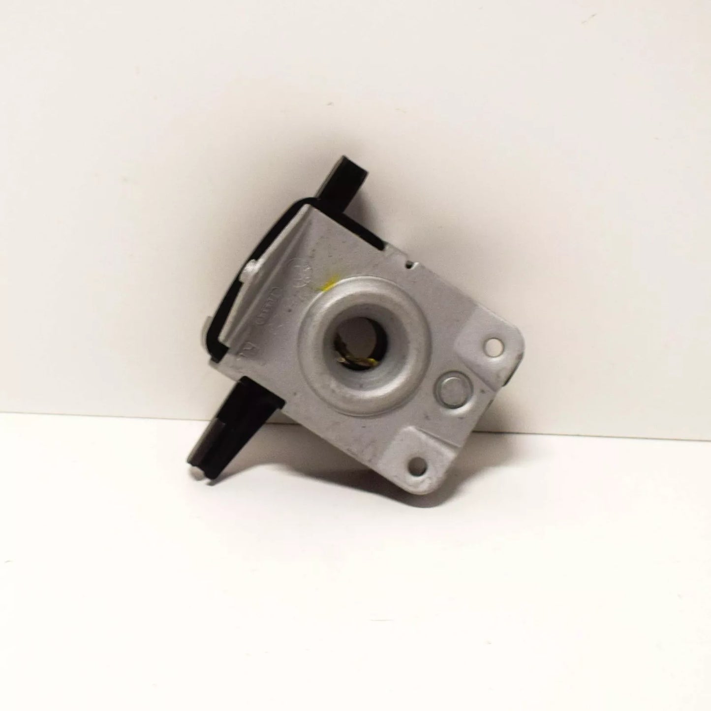 NEW BMW 3 E36 RIGHT LOWER BONNET LOCK CATCH RHD 51231977636 ORIGINAL