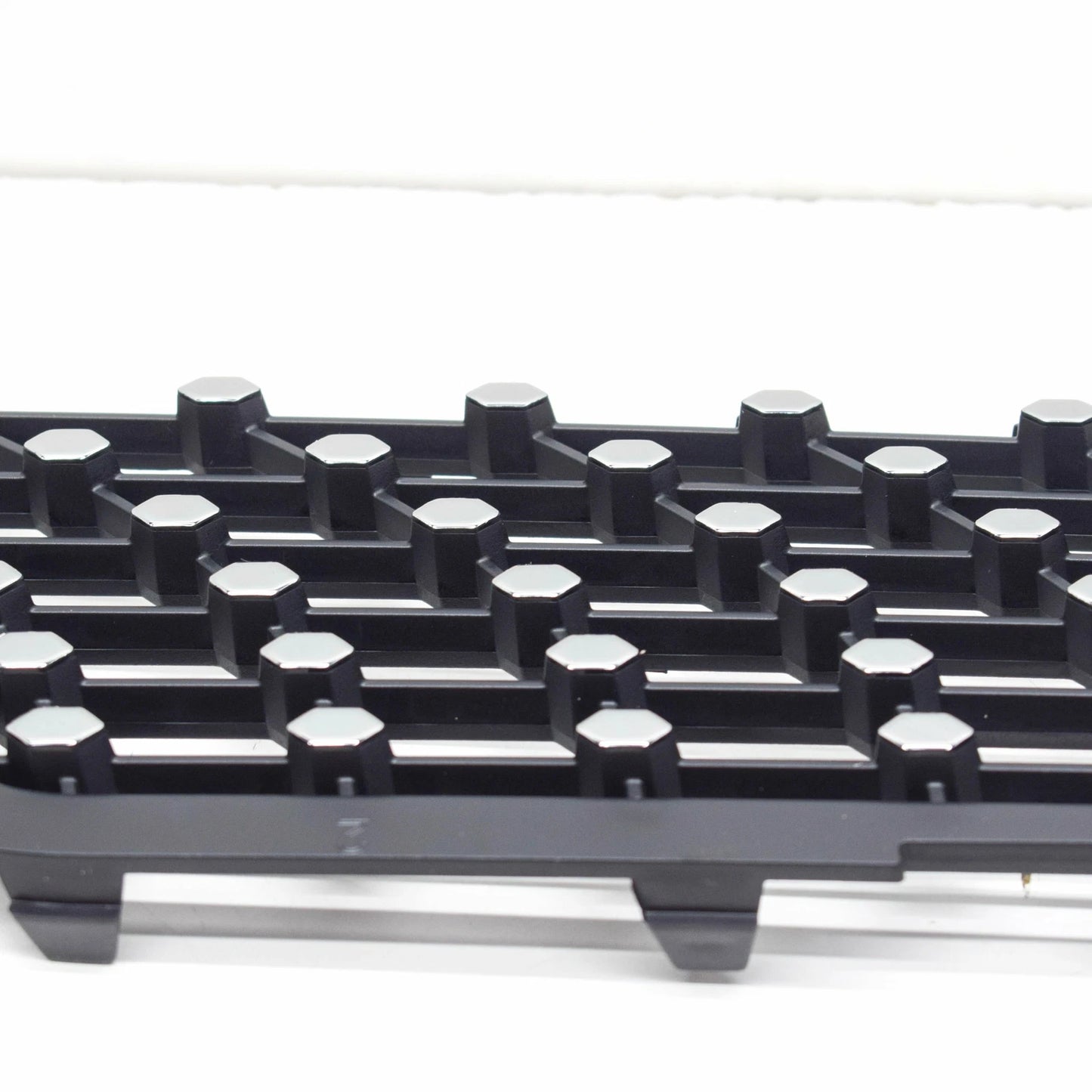 NEW MB A W177 RIGHT LOWER RADIATPR GRILLE PART TRIM A1778884000