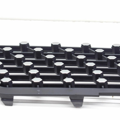 NEW MB A W177 RIGHT LOWER RADIATPR GRILLE PART TRIM A1778884000