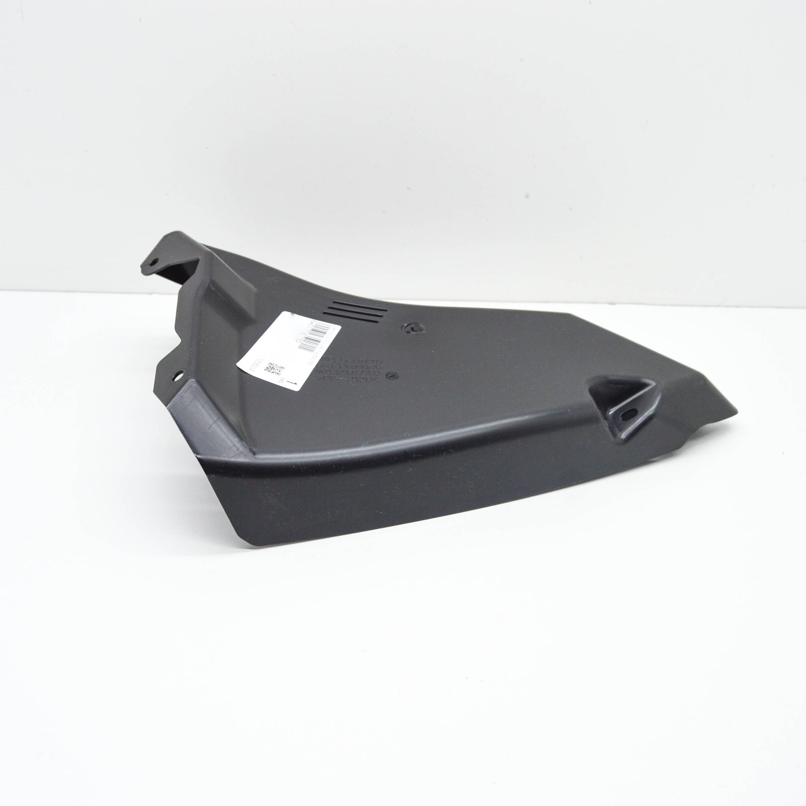 NEW AUDI RS4 B9 FRONT LEFT AIR GUIDE 8W0121673D ORIGINAL