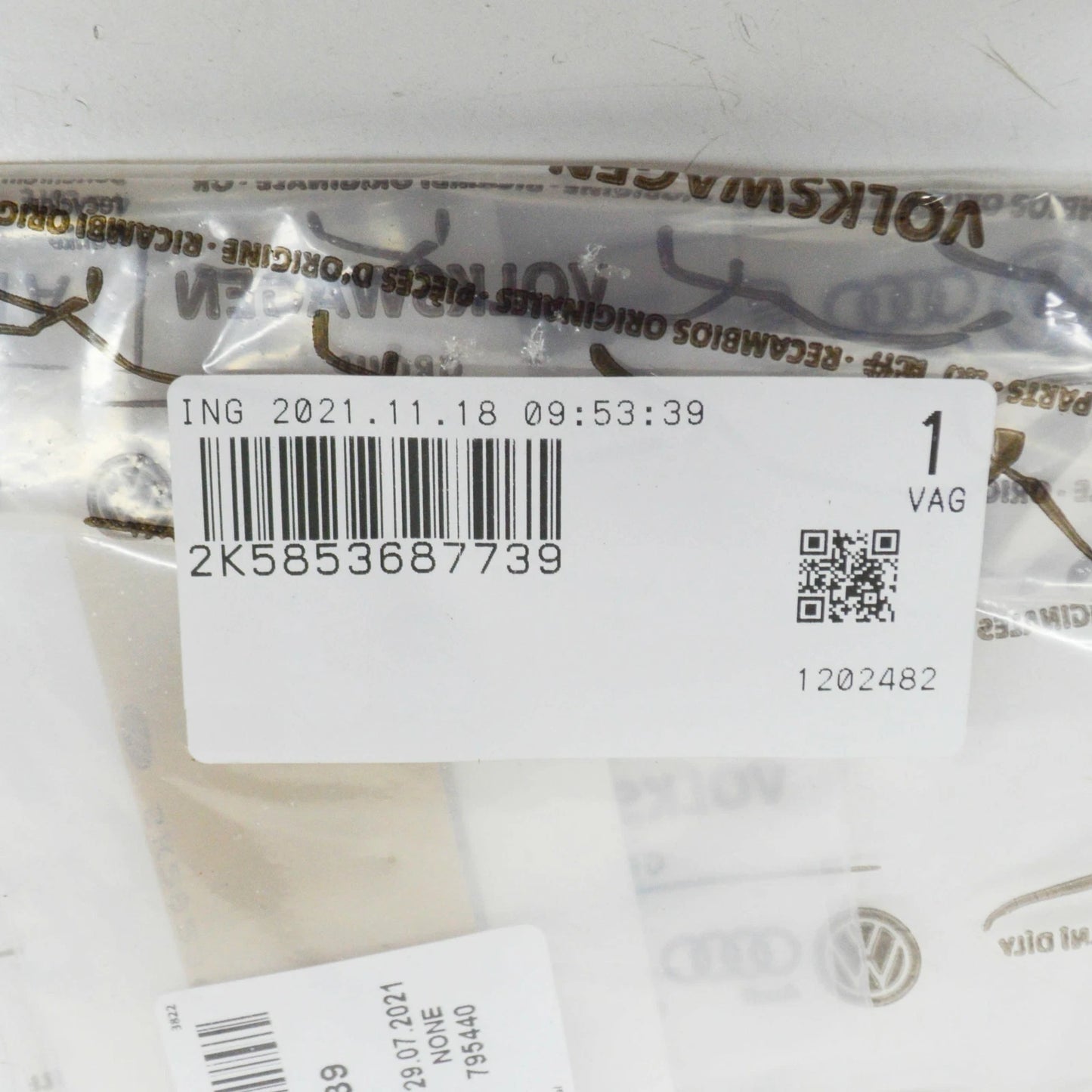 NEW VOLKSWAGEN CADDY 2K REAR TAILGATE BOOT EMBLEM BADGE 2K5853687739 ORIGINAL