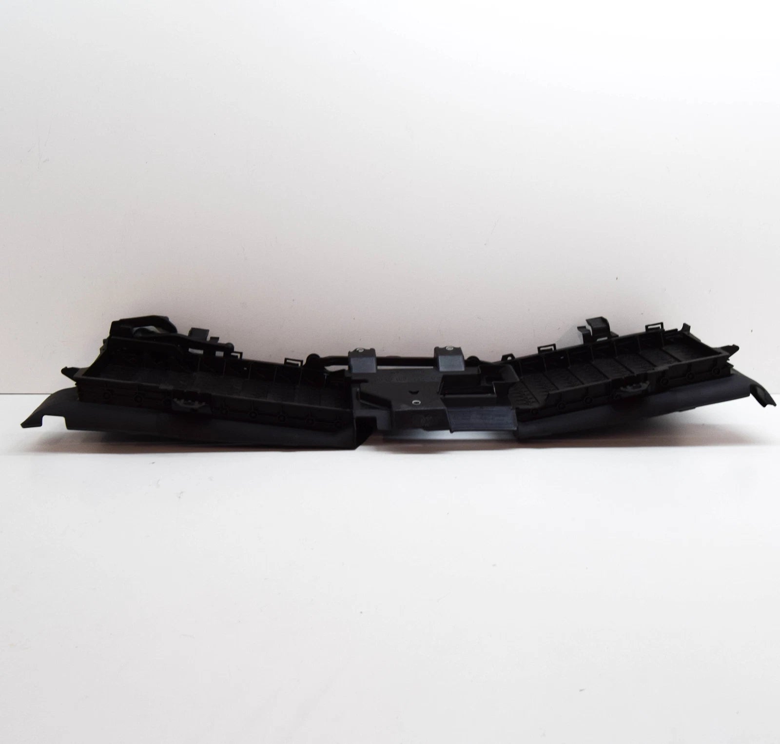 NEW MB S W222 RADIATOR RIGHT AIR REGULATION SYSTEM A2225007200 ORIGINAL