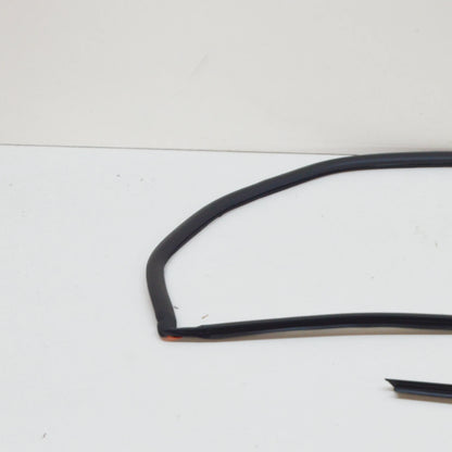 NEW BMW Z4 COUPE E86 FRONT WINDSHIELD MOULDING TRIM 51317210011 7210011 ORIGINAL