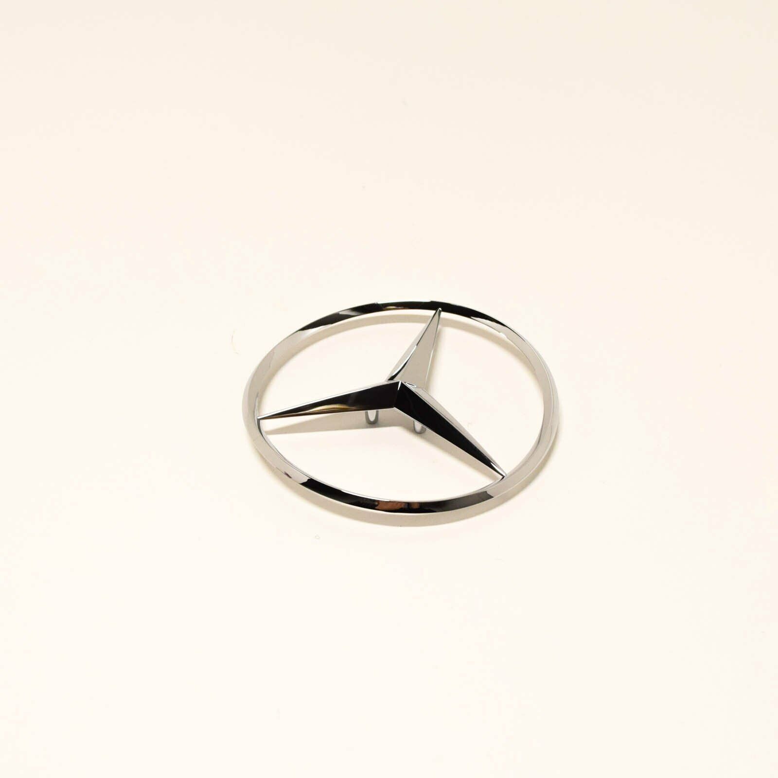 NEW MB E W211 REAR TAILGATE TRUNK BOOT LID EMBLEM BADGE A2117580158 ORIGINAL