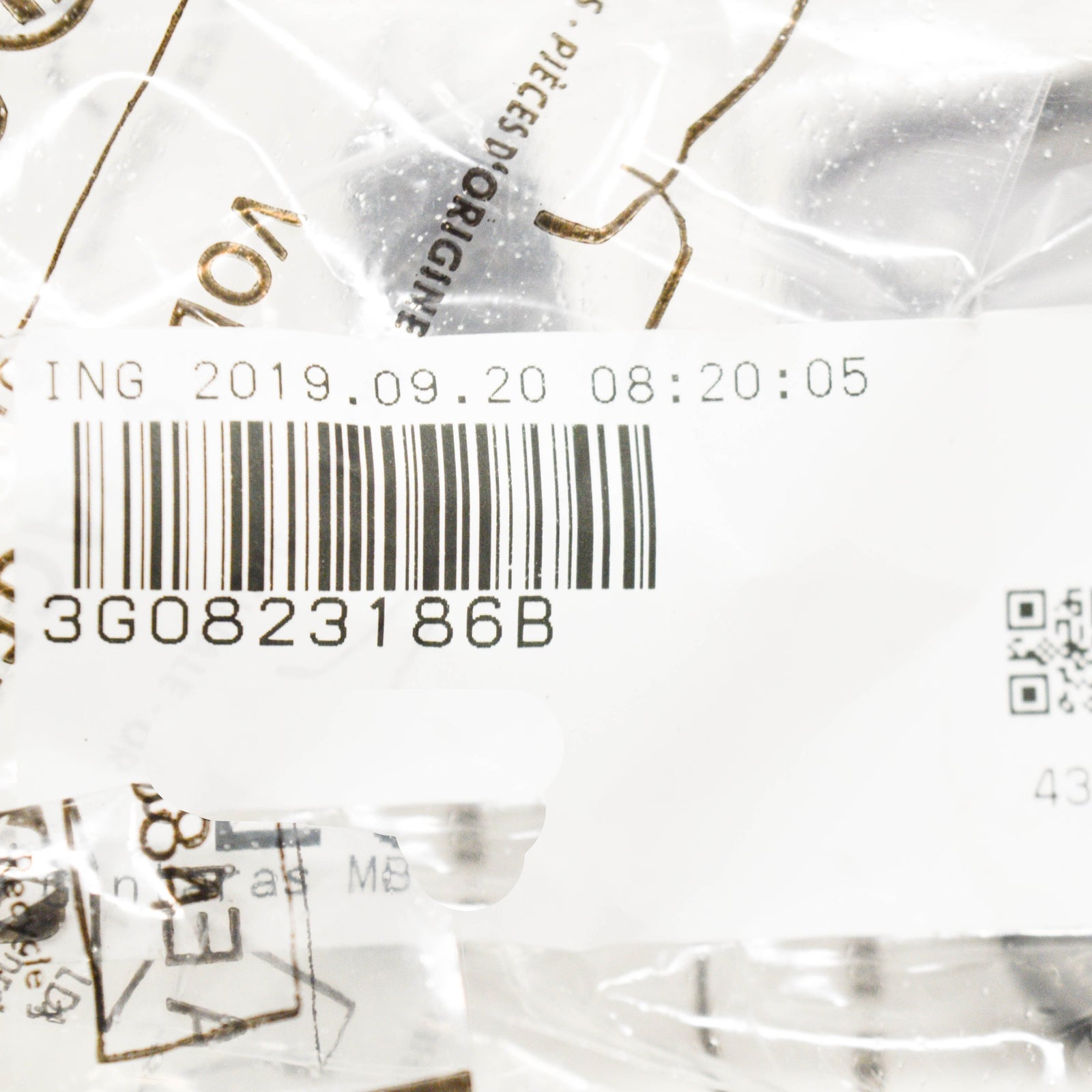 NEW VOLKSWAGEN PASSAT B8 CATCH HOOK BONNET STRIKER 3G0823186B ORIGINAL