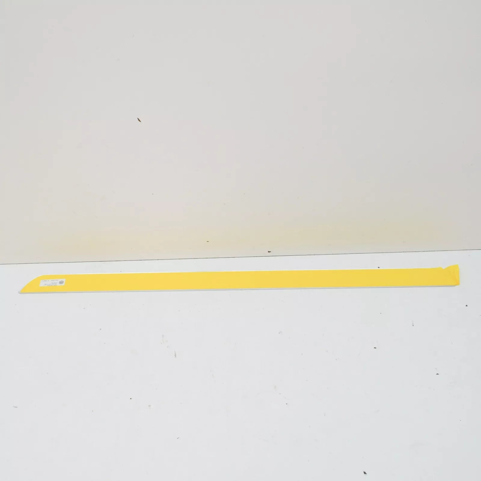 NEW VW SCIROCCO 137 R FRONT LEFT DOOR ENTRY SILL STRIP 1K8853537CHE1 ORIGINAL