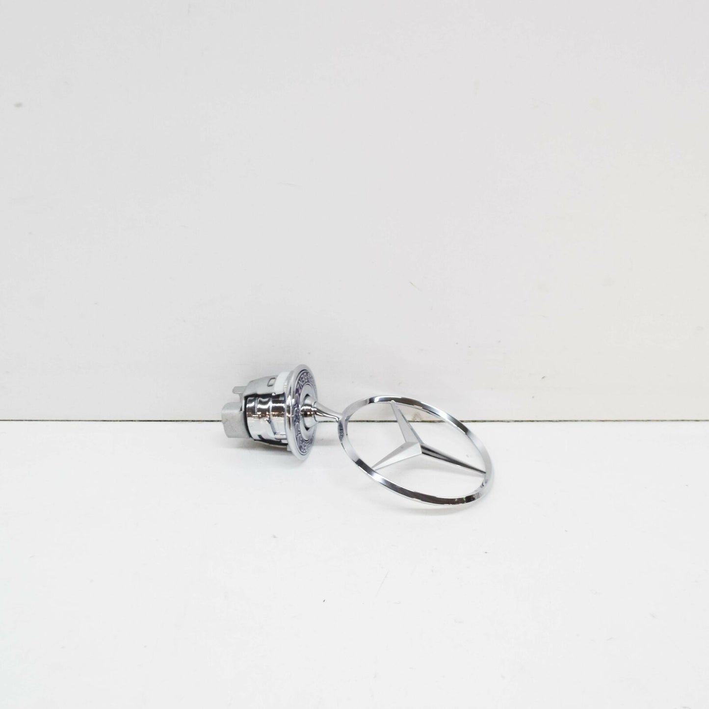 NEW MERCEDES-BENZ E W210 BONNET MERCEDES STAR BADGE A2108800186 ORIGINAL