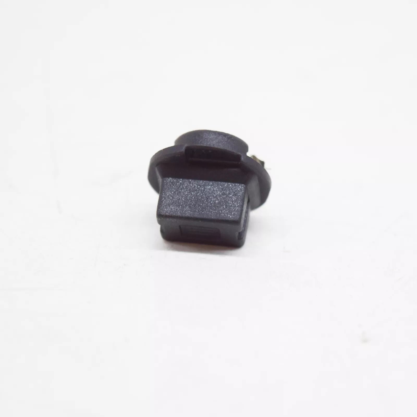 NEW BMW X3 F25 INTERIOR ROOF BULB SOCKET 63258389736 8389736 ORIGINAL