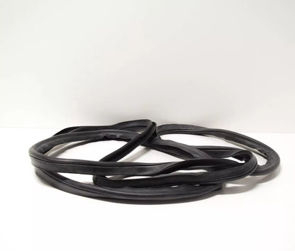 NEW BMW 1502 REAR TAILGATE BOOD LID GASKET SEAL 51715476161 ORIGINAL