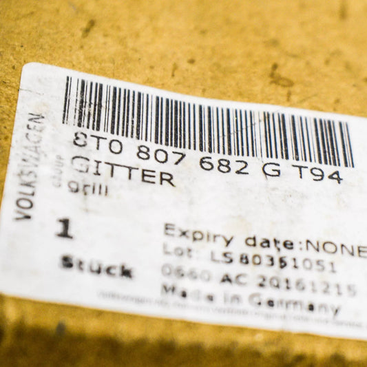 NEW AUDI A5 RS5 8TA FRONT RIGHT FOG LAMP GRILLE 8T0807682GT94 ORIGINAL