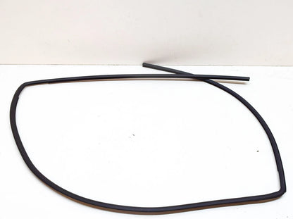 NEW BMW 3 COMPACT E46 EXTERIOR WINDSHIELD MOULDING TRIM 51318252386 ORIGINAL