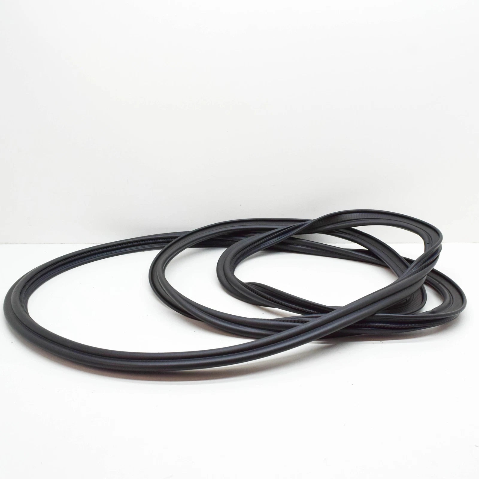 NEW AUDI Q5 8R REAR HATCH SEAL RUBBER 8R0827705E ORIGINAL