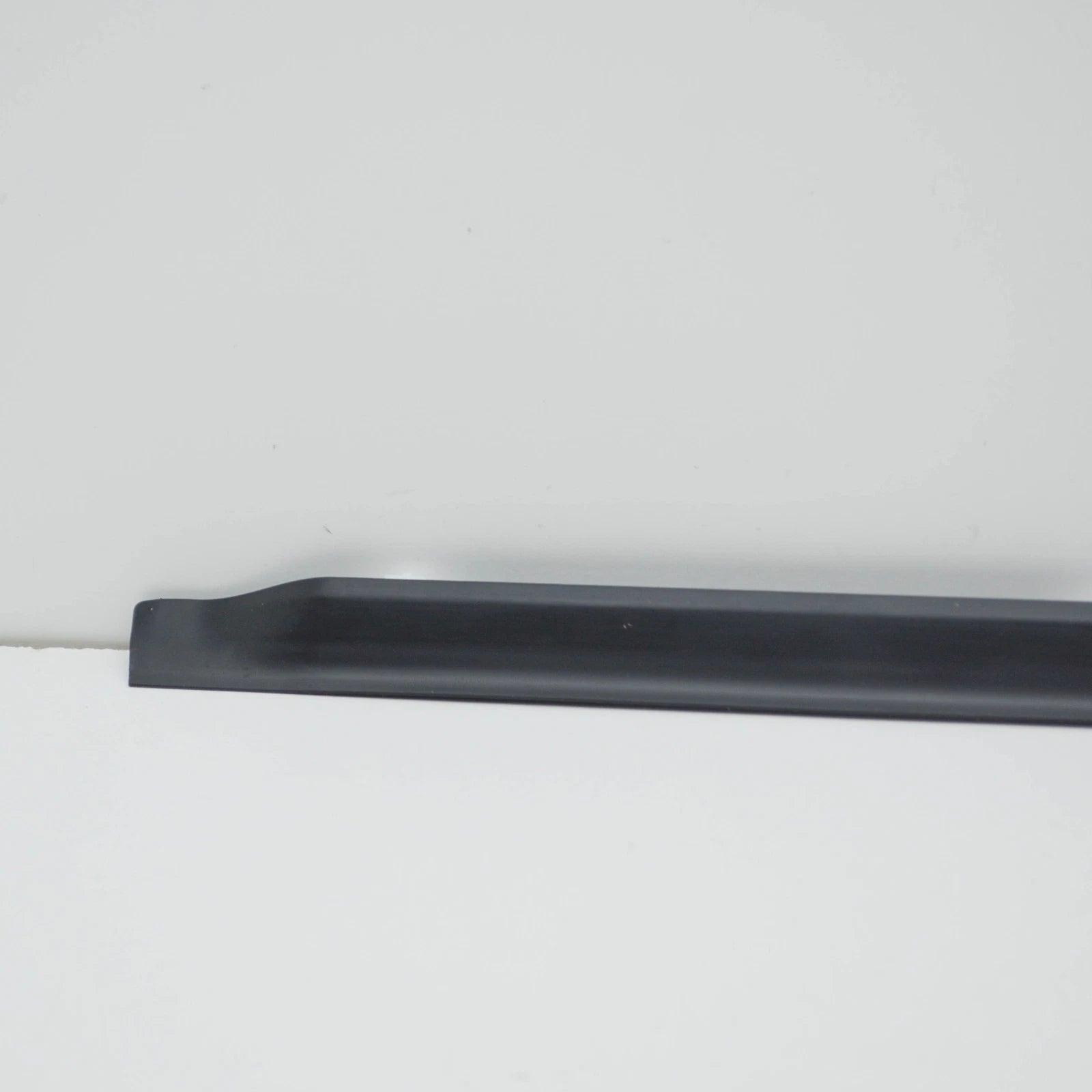 NEW MB E W212 REAR RIGHT DOOR BOTTOM DEFLECTOR STRIP A2126903882 ORIGINAL