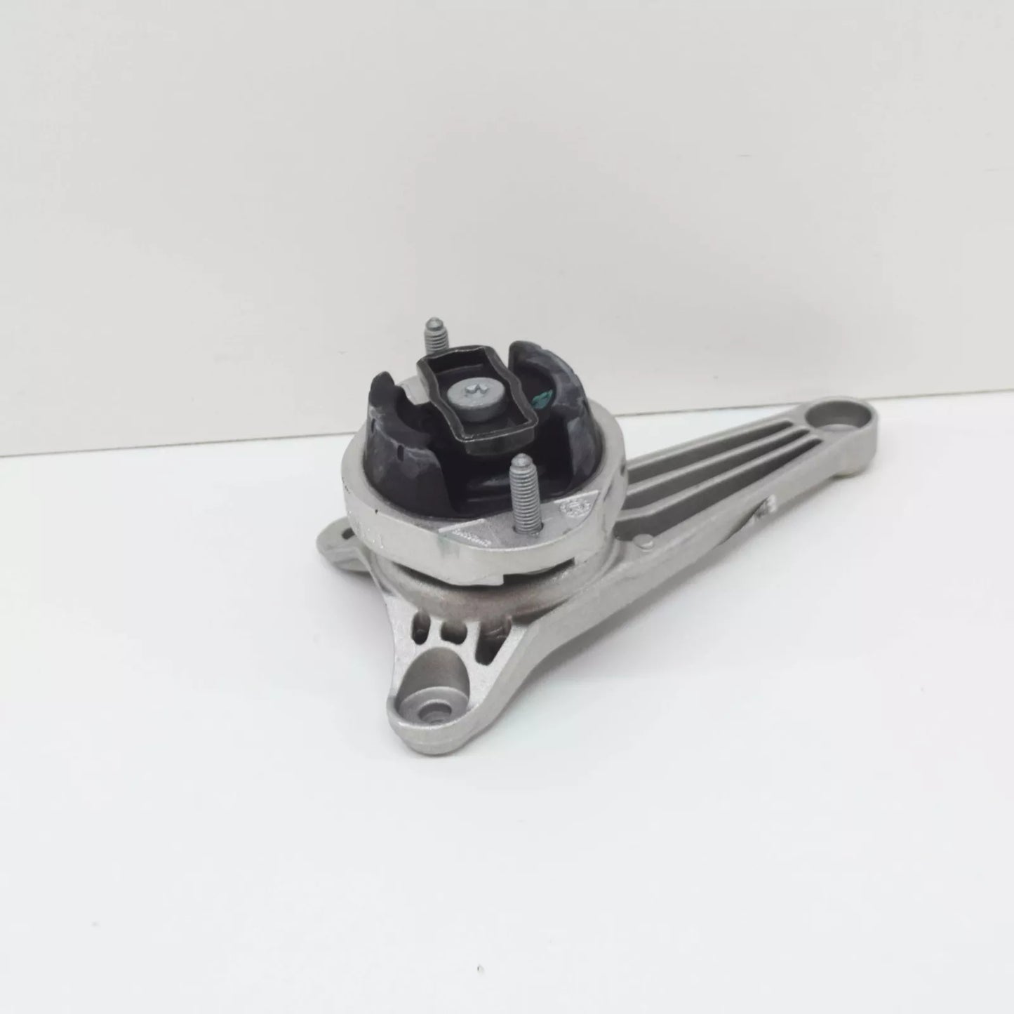 NEW AUDI A4 8EC, B7 AUTOMATIC TRANSMISSION MOUNT 8E0399105HM