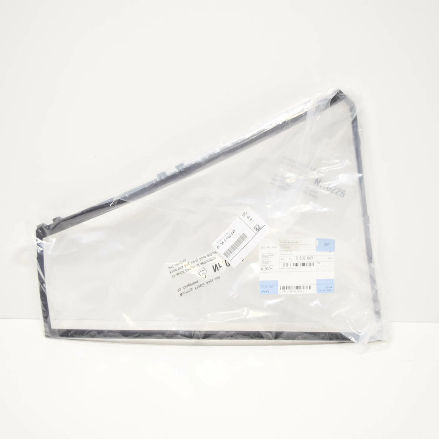 NEW BMW 5 TOURING E39 REAR LEFT DOOR QUARTER WINDOW FRAME 51348190649 ORIGINAL